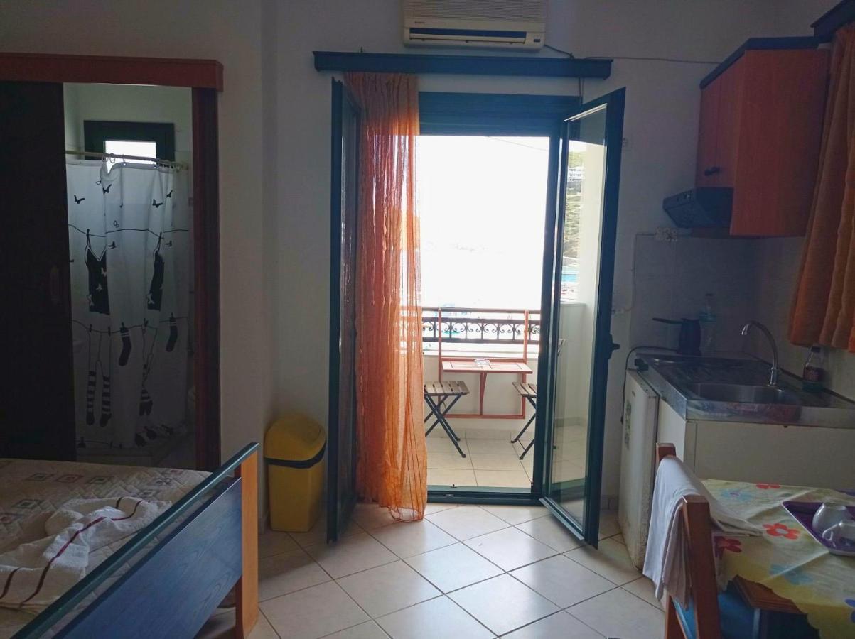 Limanaki Studios Fourni Ikarias Bagian luar foto